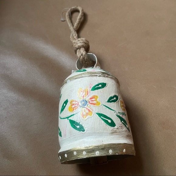 Hand painted bell 🔔 - Picture 7 of 8